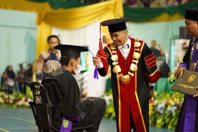 periode-iii-tahun-2025-uir-lepas-2563-wisudawan