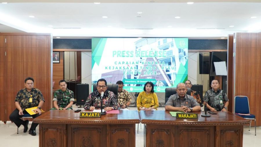 Capaian Kinerja Memuaskan, Press Release Refleksi Akhir Tahun Kejati Riau Tahun 2023