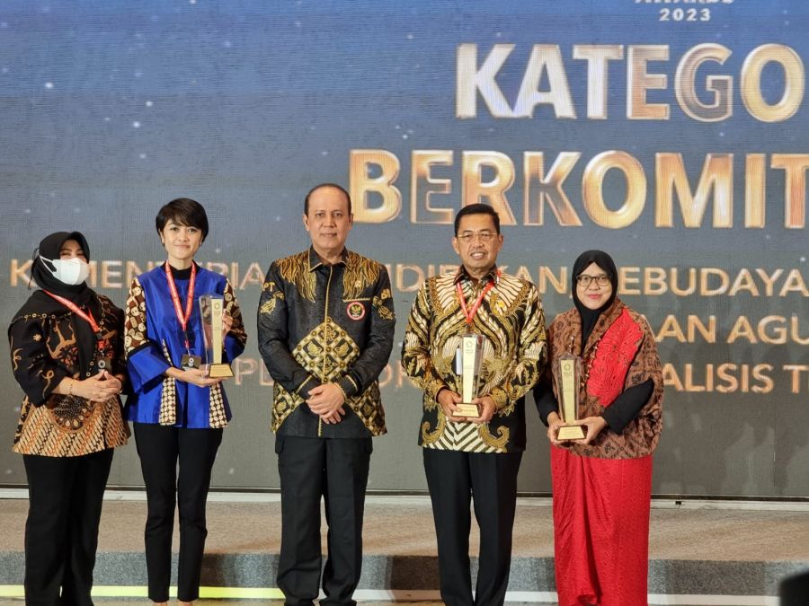 Kejagung Terima Penghargaan Lembaga yang Konsisten Memberikan Kontribusi dalam Pelaksanaan RAN PE
