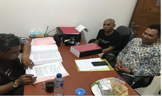 Kejari Terima Pelimpahan Tersangka Ferry Arfan dan BB Perpajakan Tahap II dari Kanwil DJP Jaktim